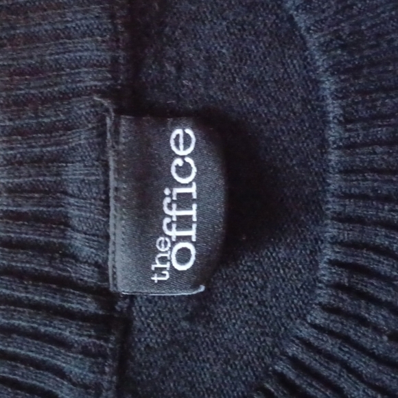 The Office Christmas sweater.Size medium.  Great used condition. - Picture 4 of 8